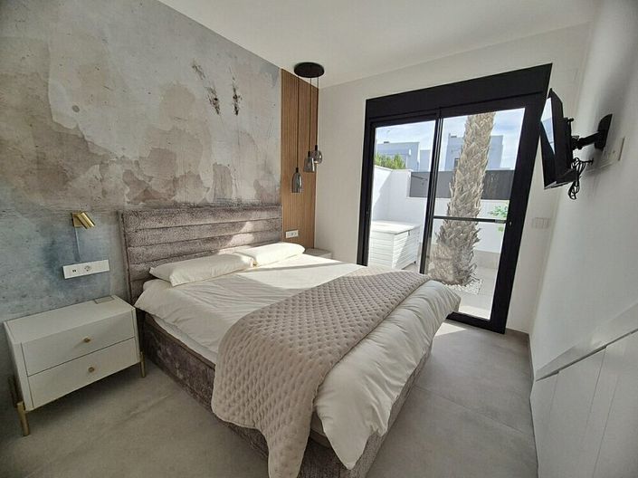 Image No.8-3 Bed Villa for sale