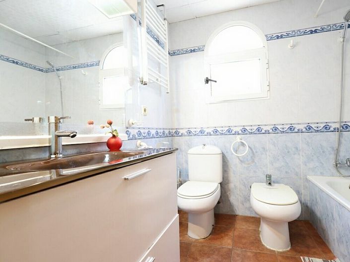 Image No.11-4 Bed Villa for sale