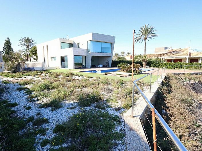 Image No.13-6 Bed Villa for sale