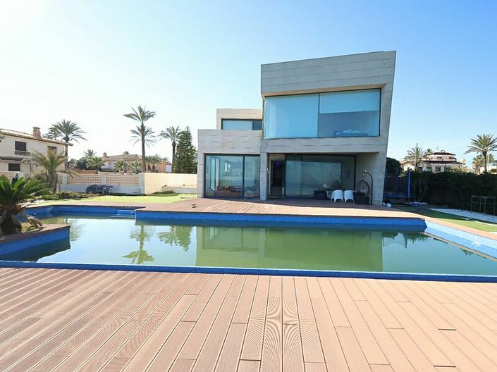 Image No.3-6 Bed Villa for sale