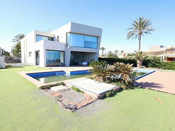 Image No.4-6 Bed Villa for sale