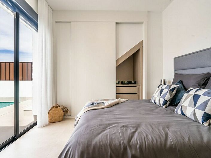 Image No.7-3 Bed Villa for sale