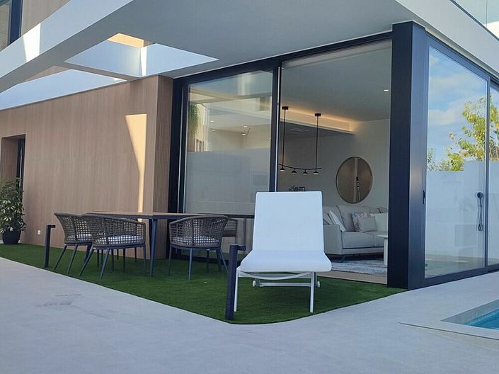 Image No.2-3 Bed Villa for sale