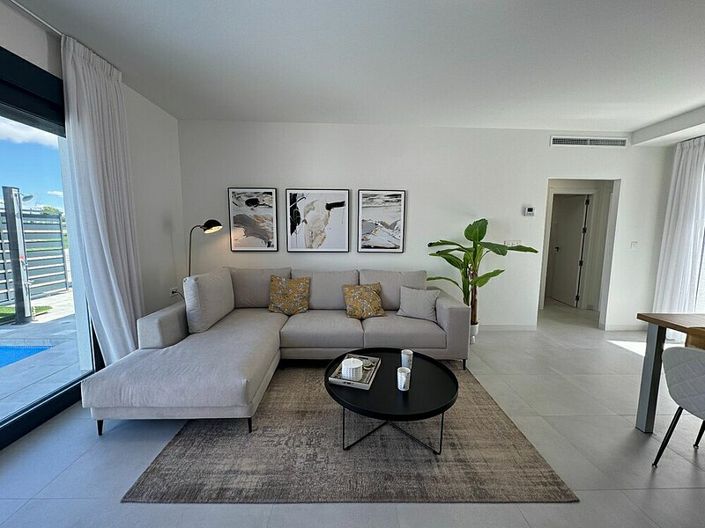 Image No.3-3 Bed Villa for sale