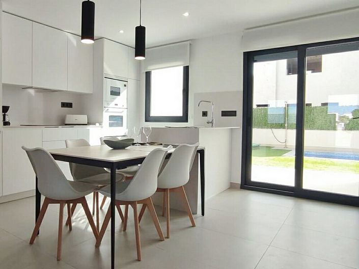 Image No.9-3 Bed Villa for sale