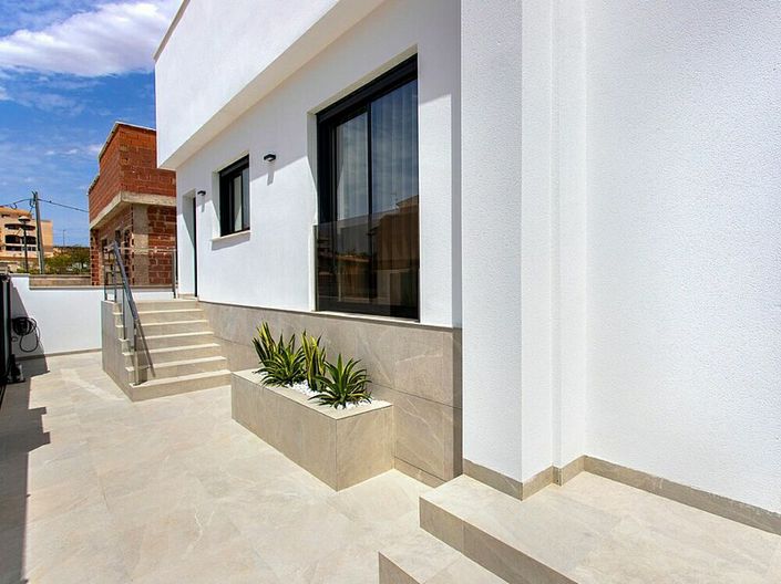 Image No.5-3 Bed Villa for sale