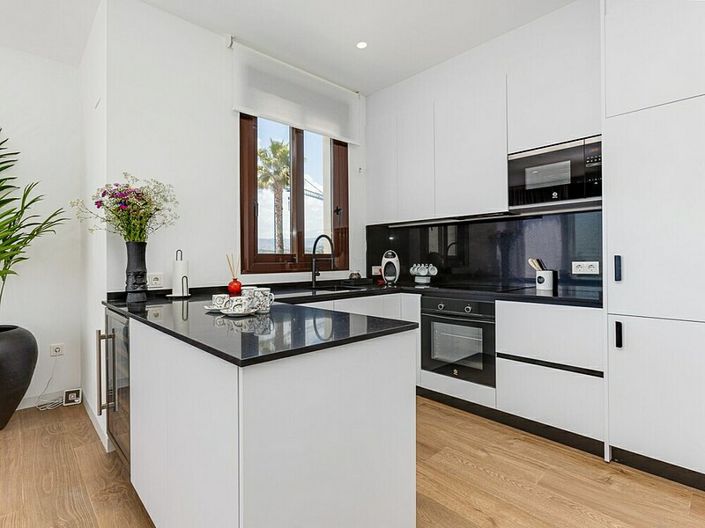 Image No.6-3 Bed Villa for sale