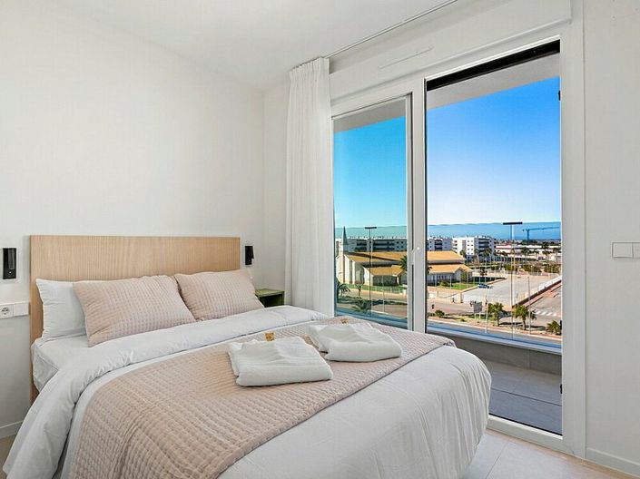 Image No.10-3 Bed Apartment for sale