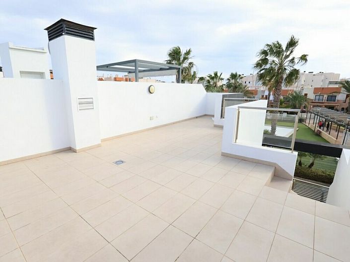 Image No.12-3 Bed Townhouse for sale