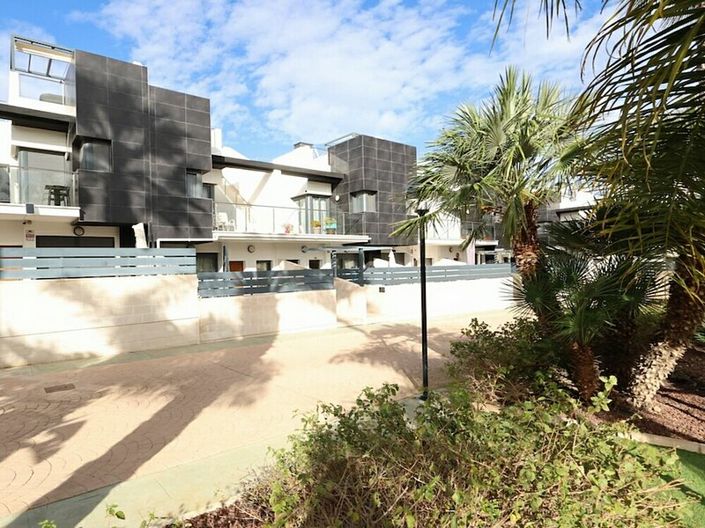 Image No.14-3 Bed Townhouse for sale