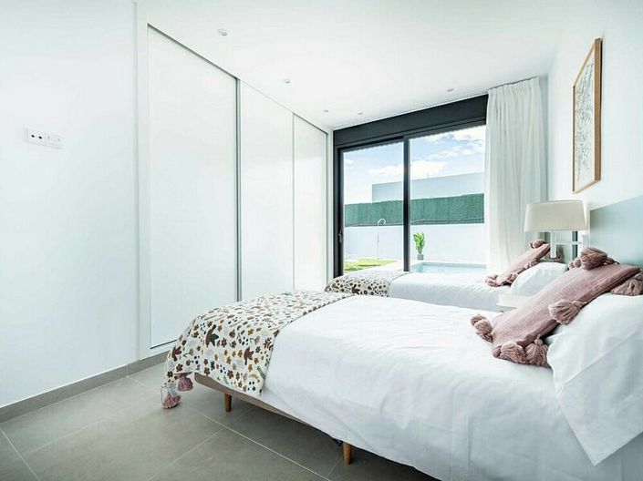 Image No.10-3 Bed Villa for sale