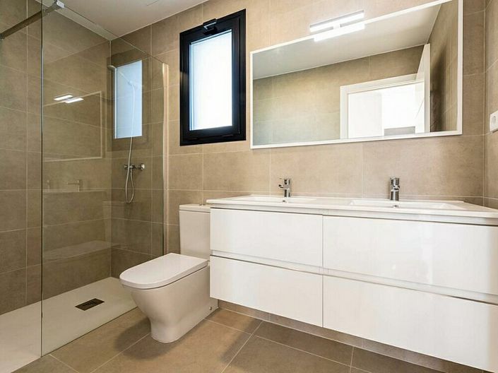 Image No.9-3 Bed Villa for sale