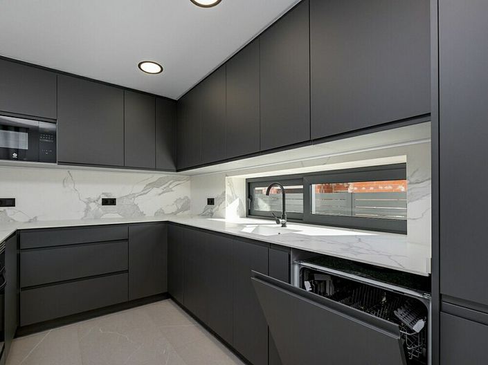 Image No.6-3 Bed Villa for sale