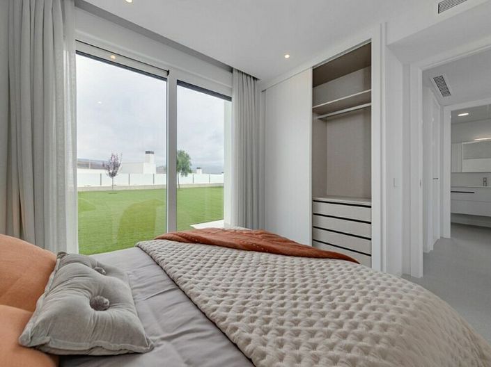 Image No.11-3 Bed Villa for sale