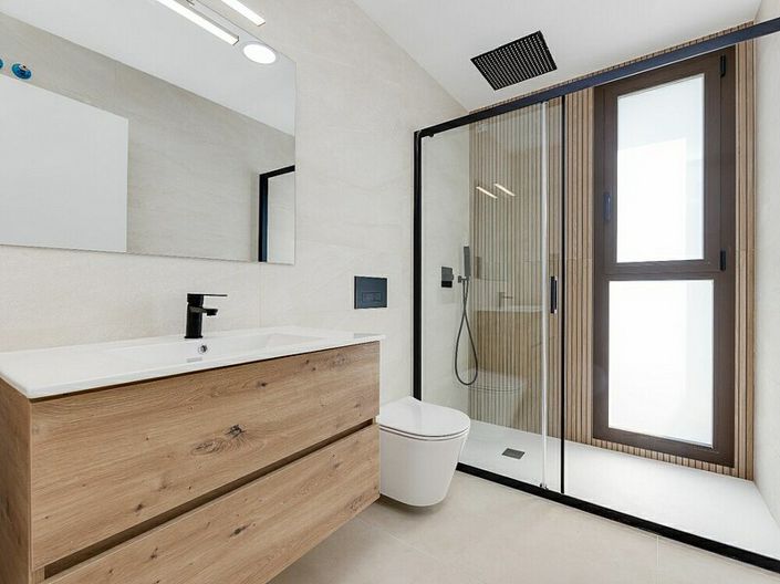 Image No.10-4 Bed Villa for sale