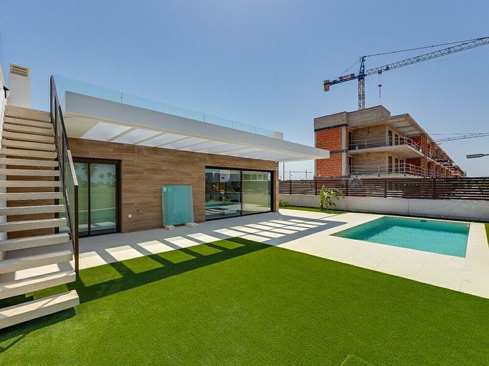 Image No.3-4 Bed Villa for sale