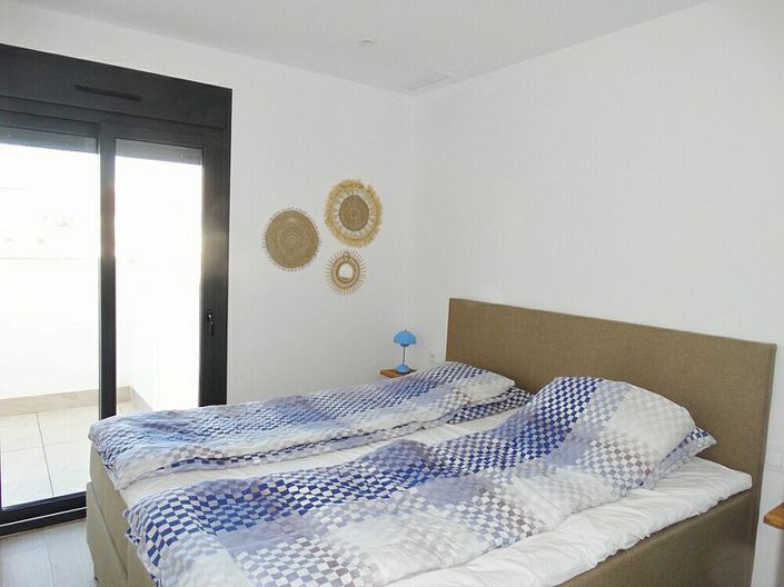 Image No.8-3 Bed Apartment for sale