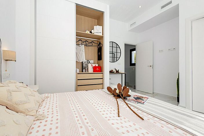 Image No.10-3 Bed Villa for sale