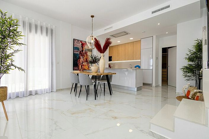 Image No.6-3 Bed Villa for sale