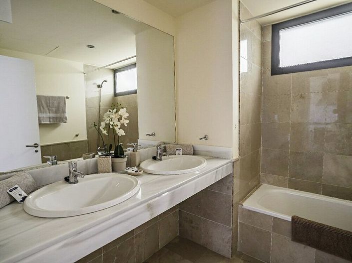 Image No.9-2 Bed Apartment for sale