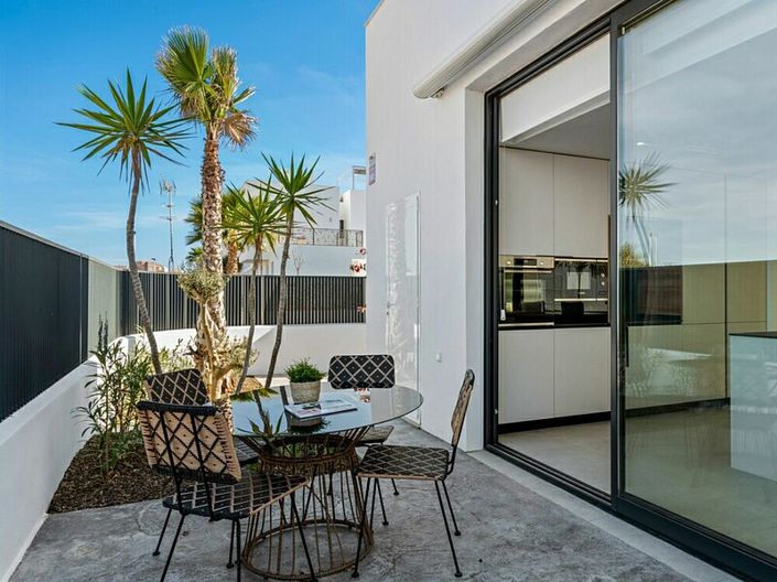 Image No.2-3 Bed Villa for sale