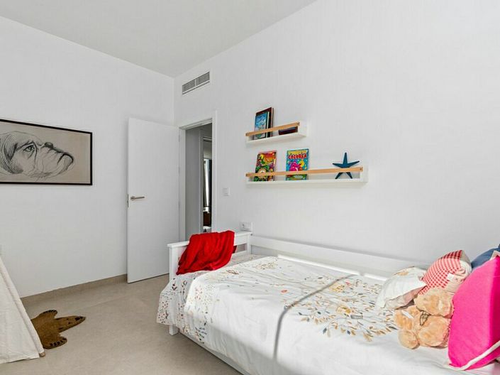 Image No.8-3 Bed Villa for sale