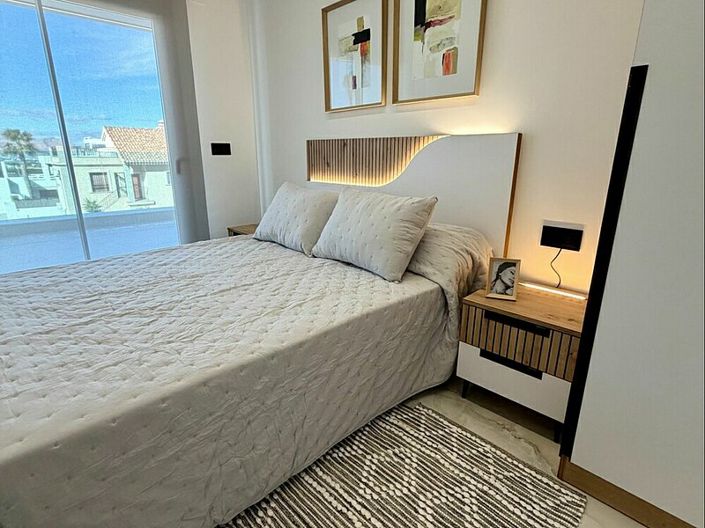 Image No.8-2 Bed Apartment for sale