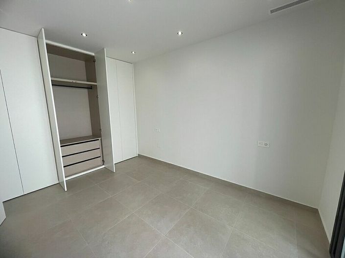 Image No.10-3 Bed Villa for sale