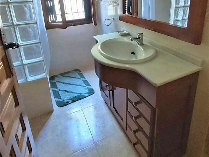 Image No.8-4 Bed Villa for sale