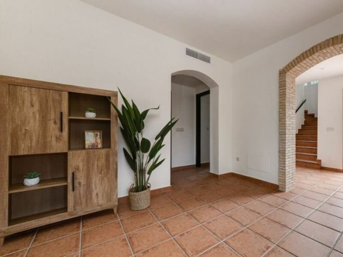 Image No.7-2 Bed Villa for sale