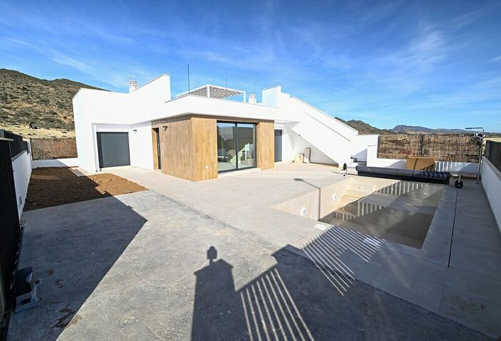 Image No.4-3 Bed Villa for sale