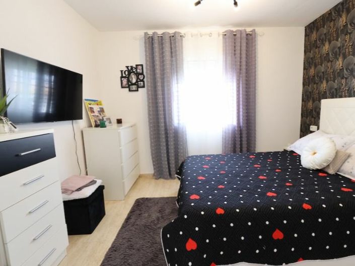 Image No.14-2 Bed Townhouse for sale