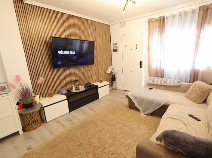 Image No.8-2 Bed Townhouse for sale