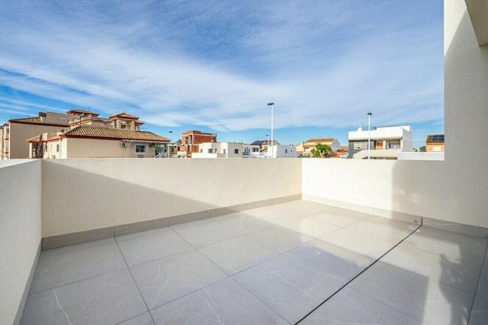 Image No.15-3 Bed Villa for sale