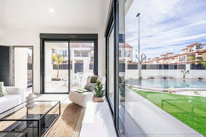 Image No.6-3 Bed Villa for sale