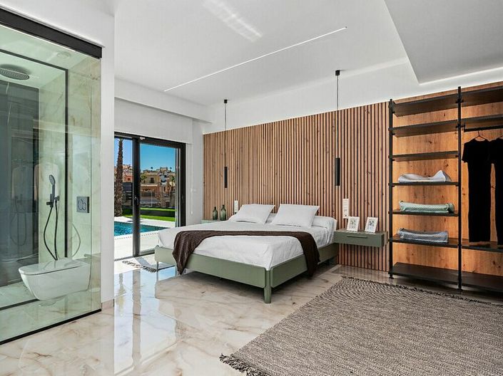 Image No.10-3 Bed Villa for sale