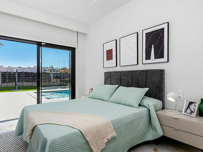 Image No.9-3 Bed Villa for sale