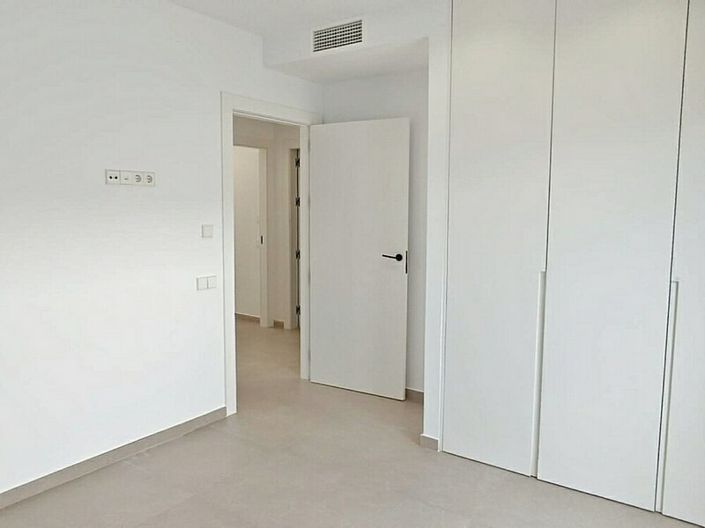 Image No.11-3 Bed Apartment for sale