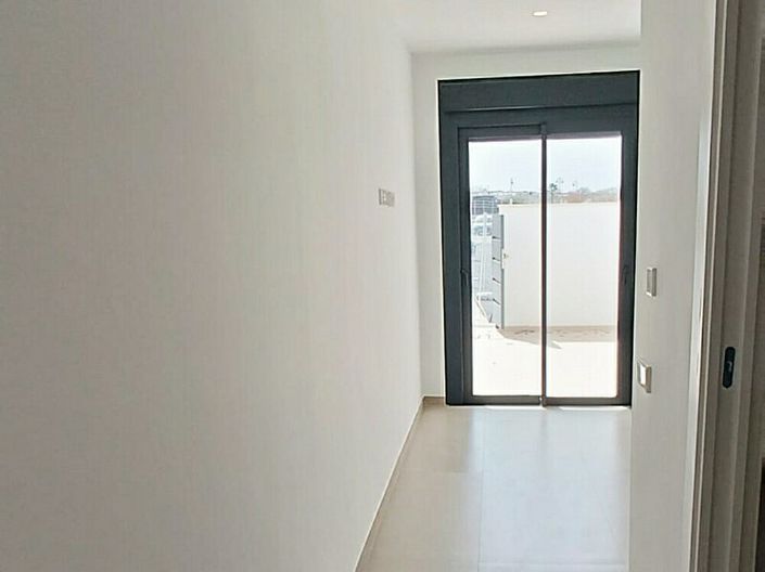 Image No.13-3 Bed Apartment for sale