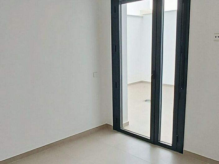 Image No.9-3 Bed Apartment for sale