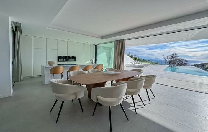 Image No.10-4 Bed Villa for sale