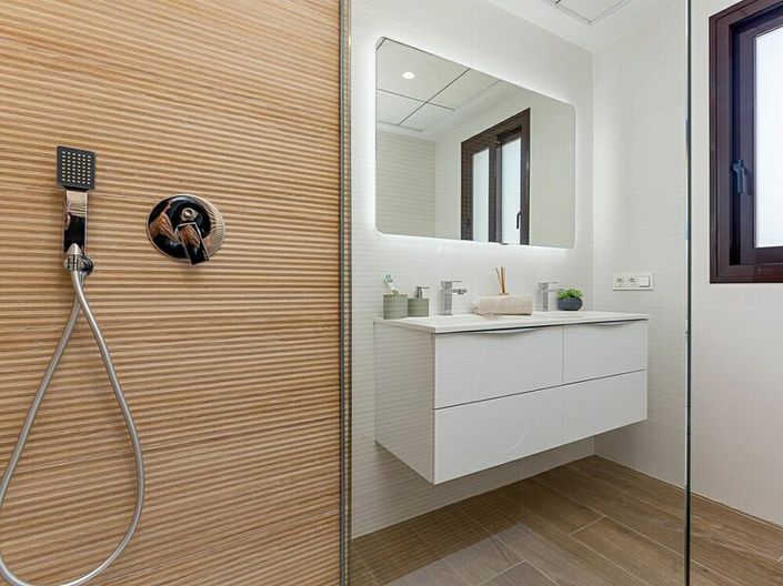 Image No.9-3 Bed Villa for sale