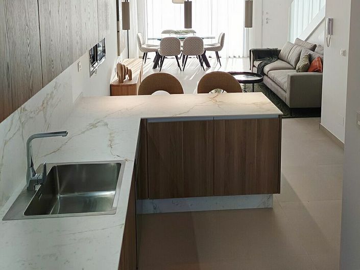 Image No.4-4 Bed Townhouse for sale