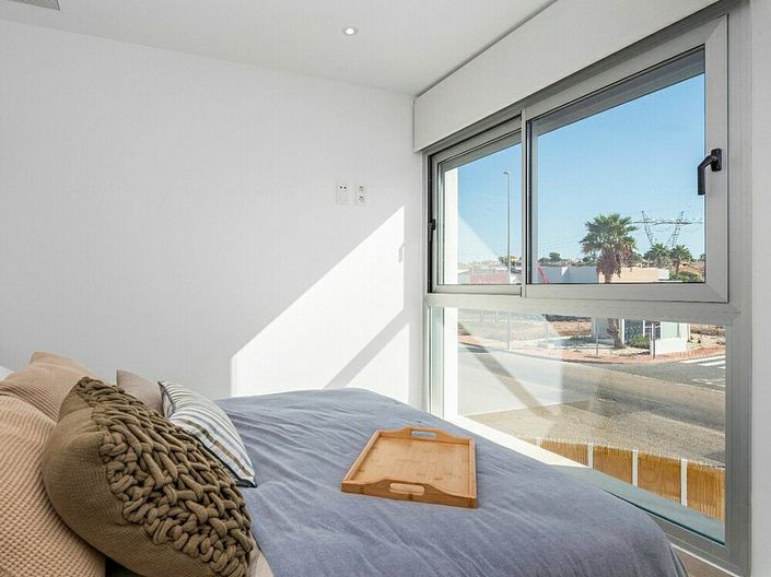 Image No.12-3 Bed Villa for sale