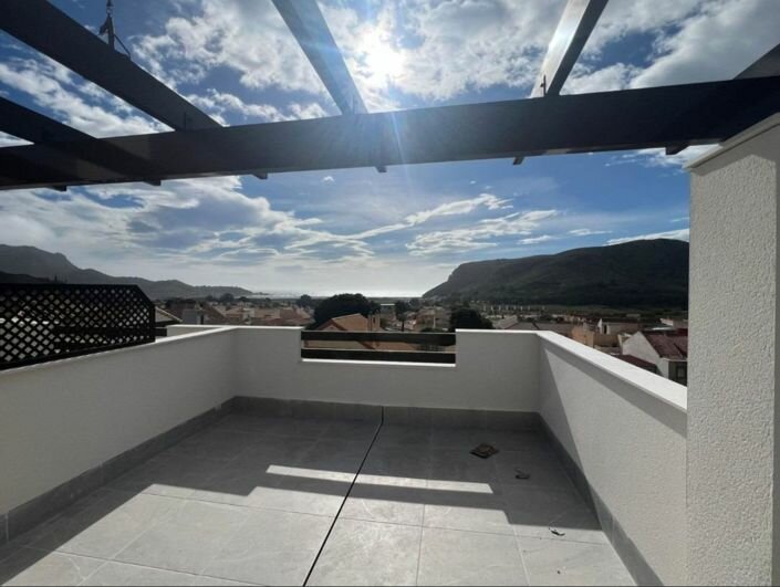 Image No.2-3 Bed Townhouse for sale