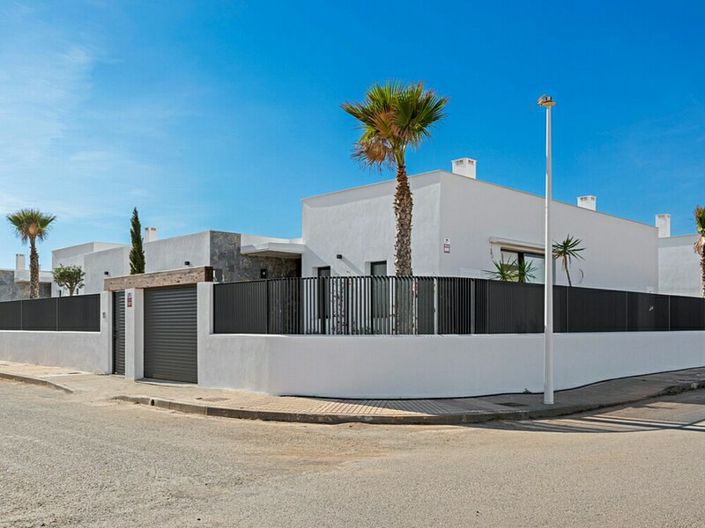 Image No.3-3 Bed Villa for sale