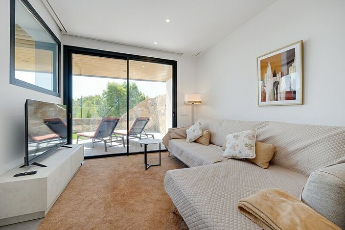 Image No.11-2 Bed Apartment for sale