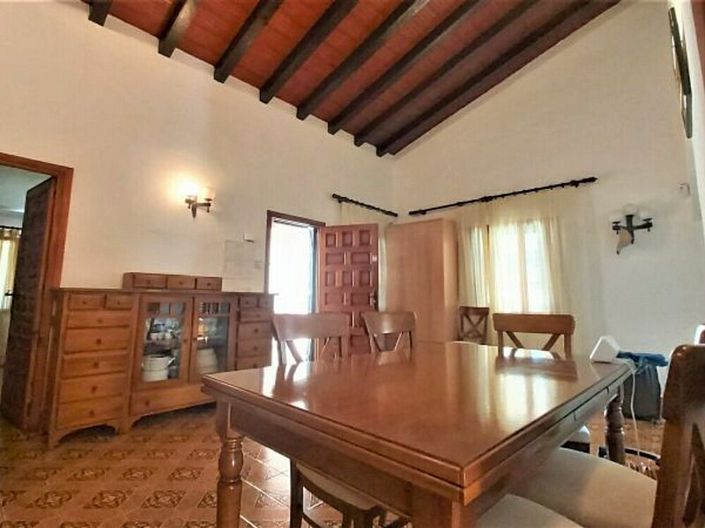 Image No.2-Villa de 4 chambres à vendre à Orihuela Costa