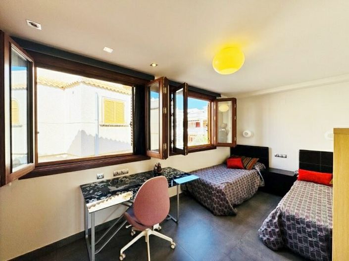Image No.13-2 Bed Apartment for sale