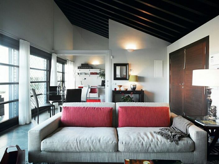 Image No.2-4 Bed Villa for sale